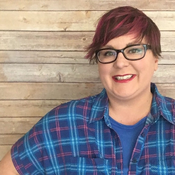 Meet your Posher, Corinne - Picture 1 of 1